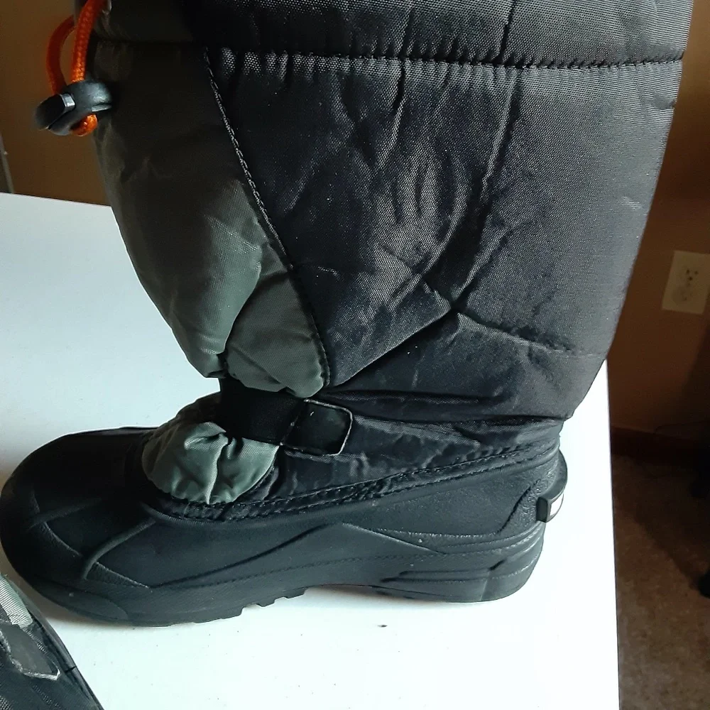 Columbia Insulated Duck Water Resistant Snow Boot